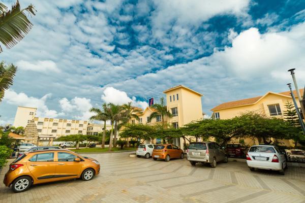 פורי Empires Hotel מראה חיצוני תמונה