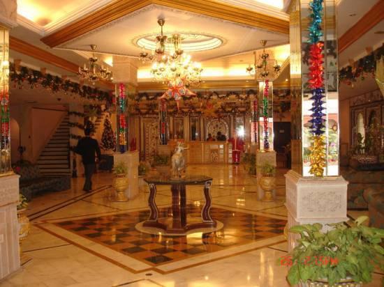 פורי Empires Hotel מראה חיצוני תמונה