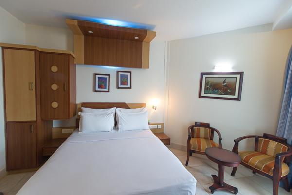פורי Empires Hotel מראה חיצוני תמונה