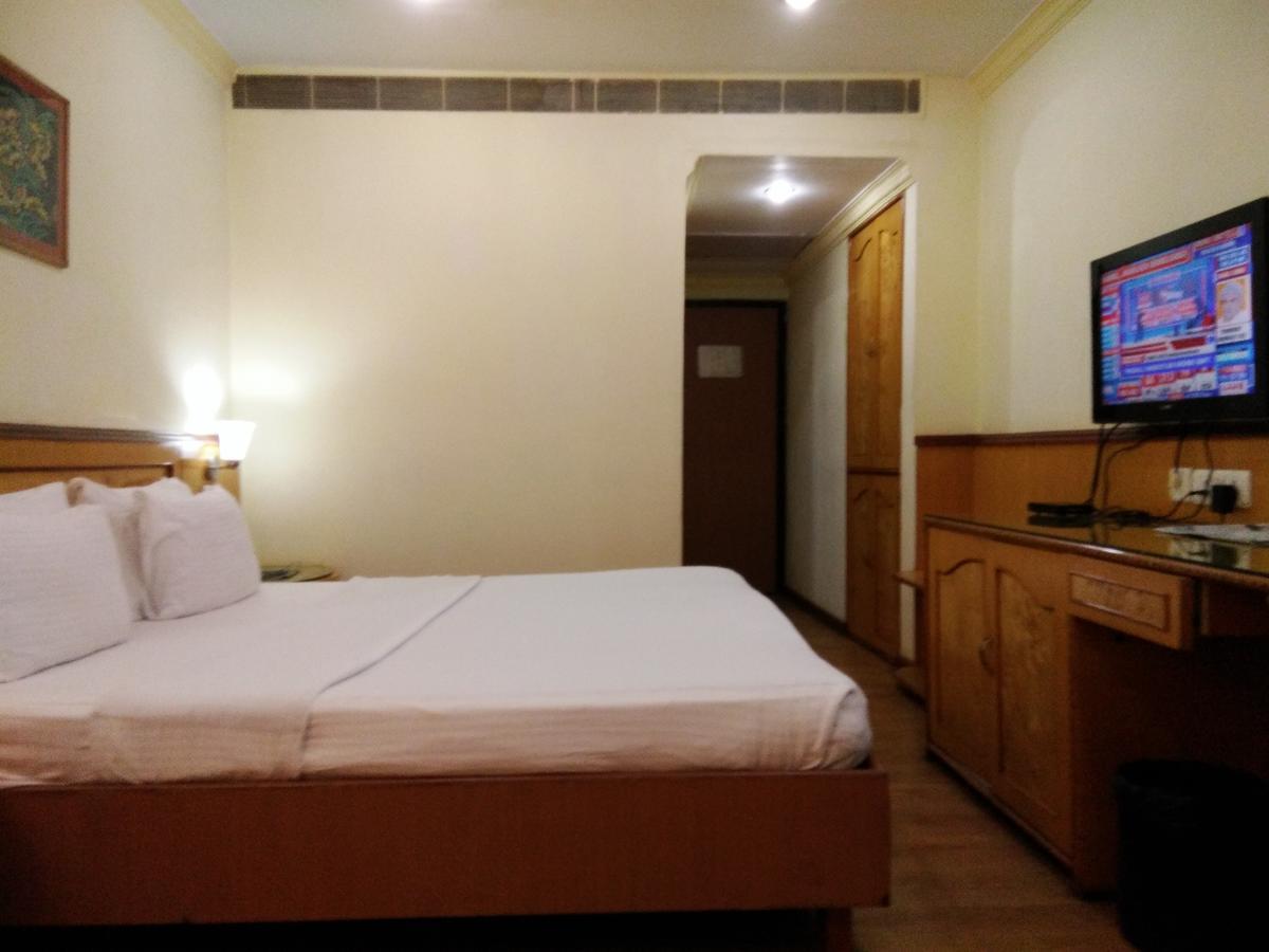 פורי Empires Hotel מראה חיצוני תמונה