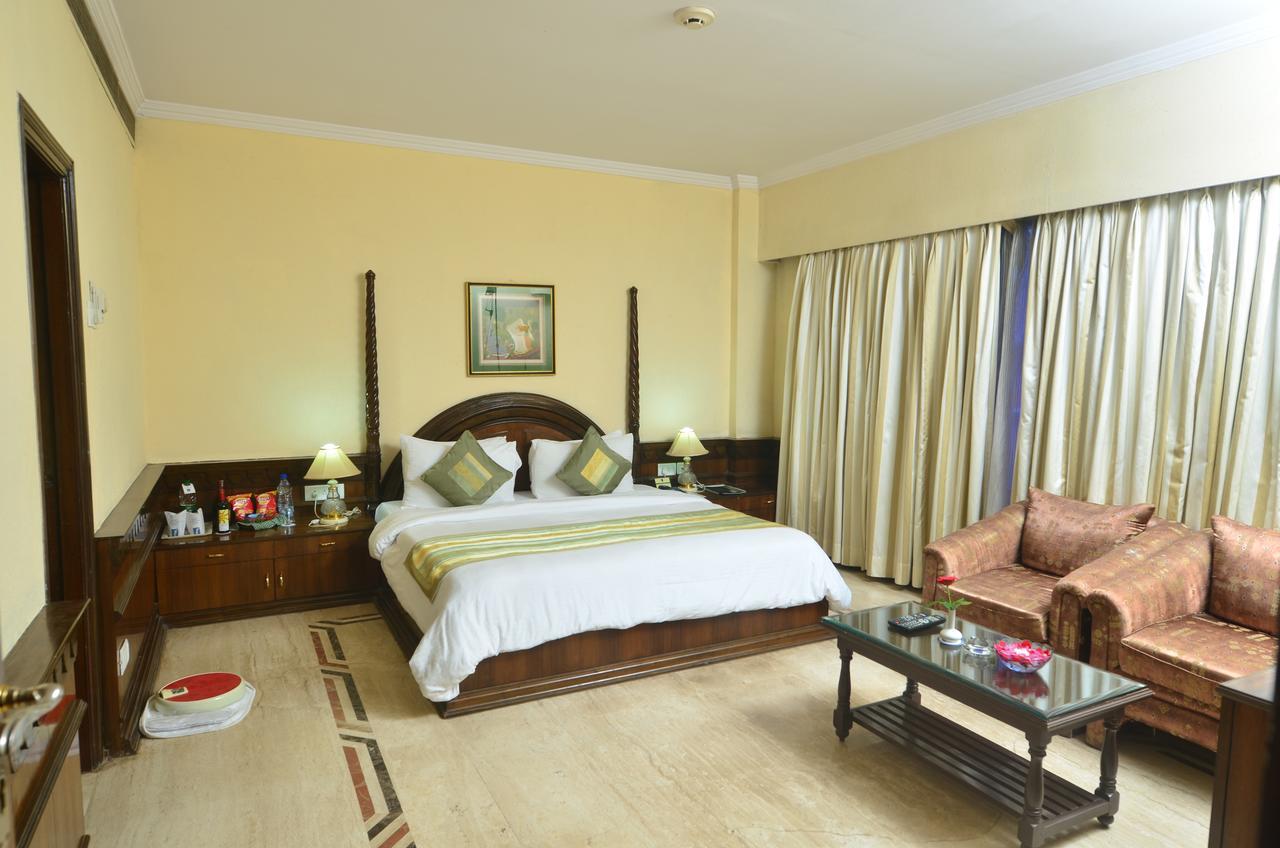 פורי Empires Hotel מראה חיצוני תמונה