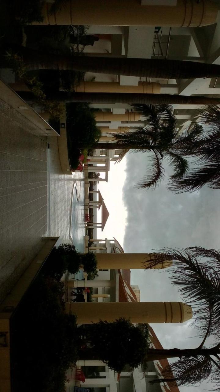 פורי Empires Hotel מראה חיצוני תמונה